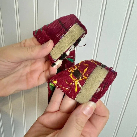 Vintage Floral Embroidered Red Belt Velcro Closure - Picture 3 of 5